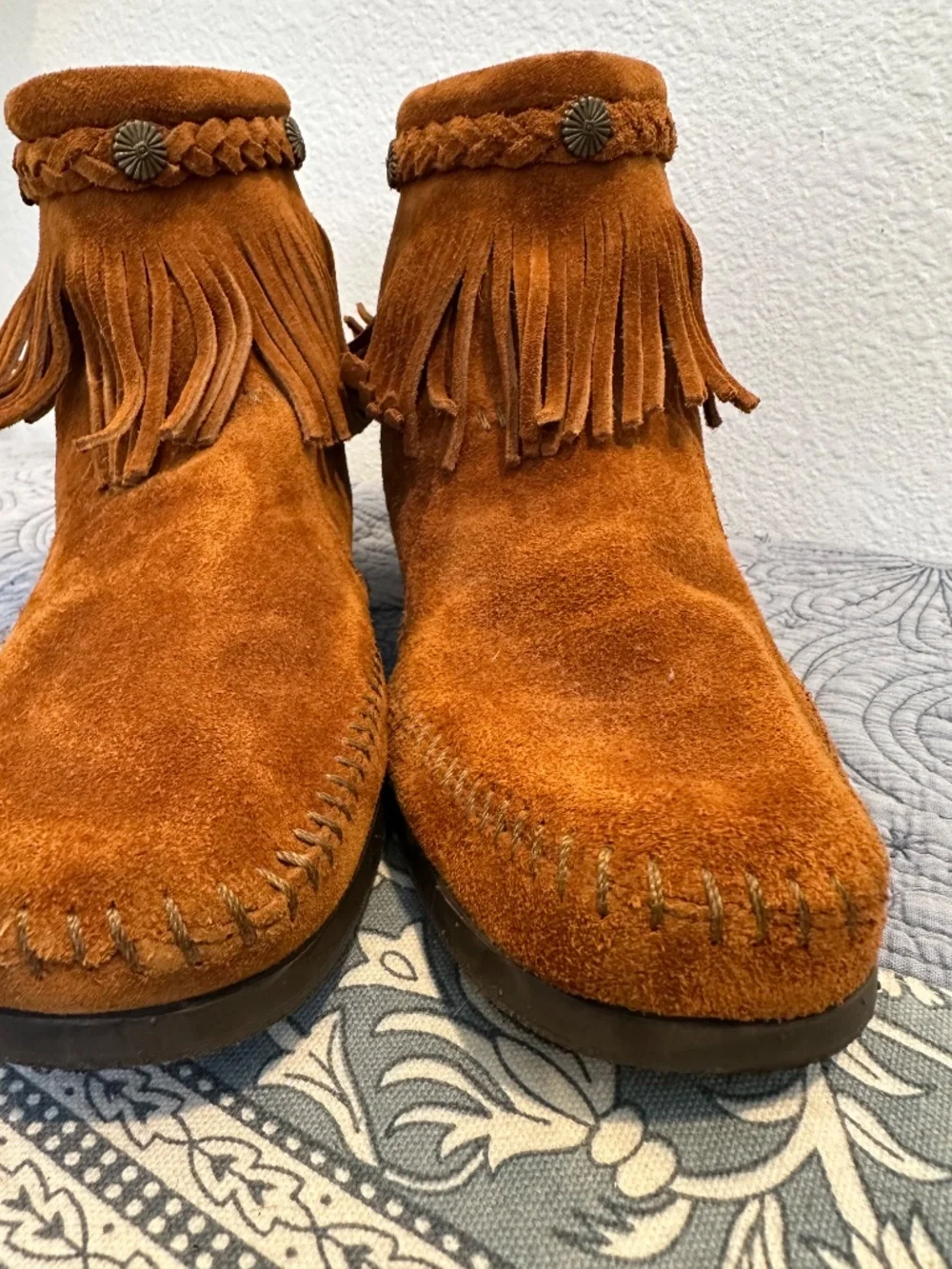 Minnetonka Fringe Bootie NWOT